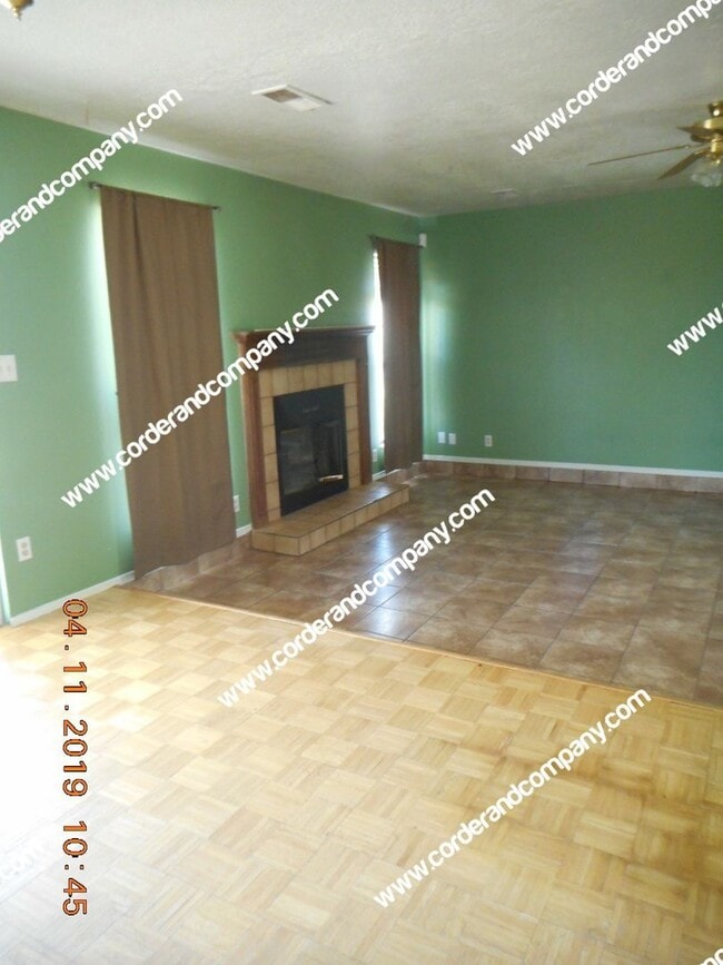 Building Photo - Nice 3 Bedrooms, 1 3/4 Bathroom, 2 Car Gar...