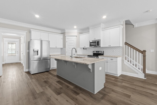 Building Photo - 234 Linsmore Ave
