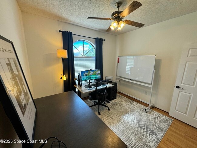 Building Photo - 1436 Brook Dr