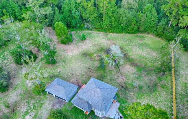 Building Photo - 22311 Warwick Glen Dr