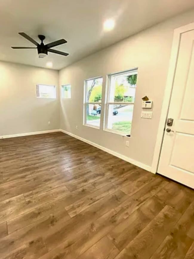 Building Photo - 427 Natalen Ave