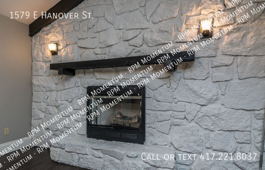 Building Photo - 1579 E Hanover St