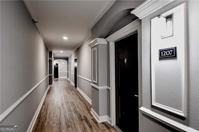 Building Photo - 1850 Cotillion Dr