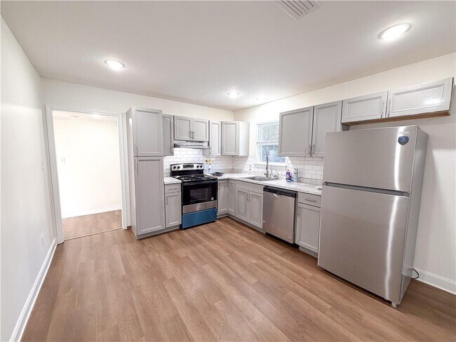 Building Photo - 1051 Lubel Ave