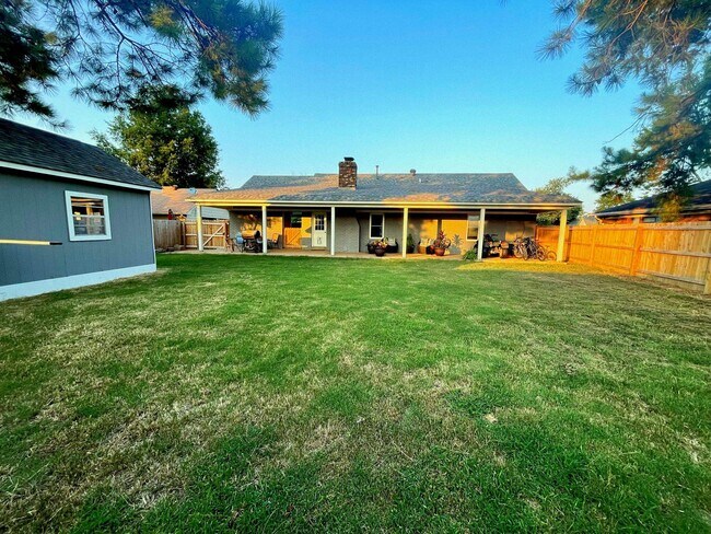 Building Photo - 3819 Cherry Hill Ln