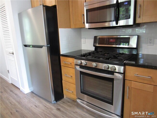 Building Photo - 8 Staunton Ct