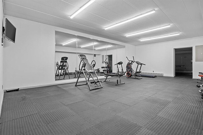 Building Photo - 23-22 30th Rd