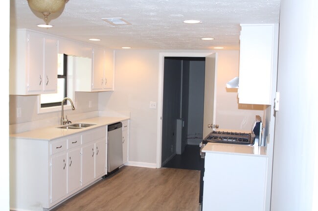 Building Photo - 1386 Williamsburg Ln