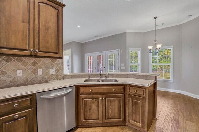 Building Photo - 1821 Old Carriage Trail