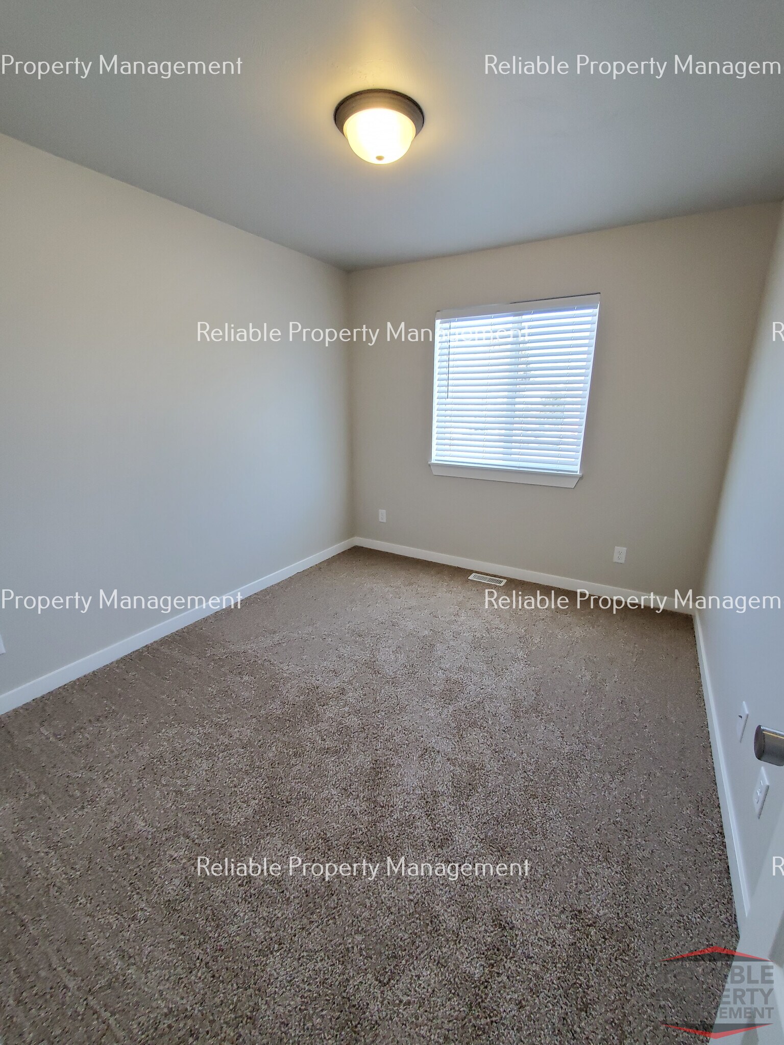 Building Photo - 2001 Lawrence Ln