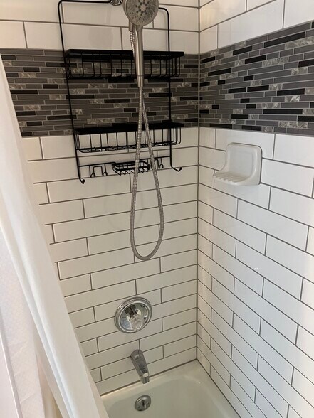 Building Photo - 4298 Chateau de Ville Dr