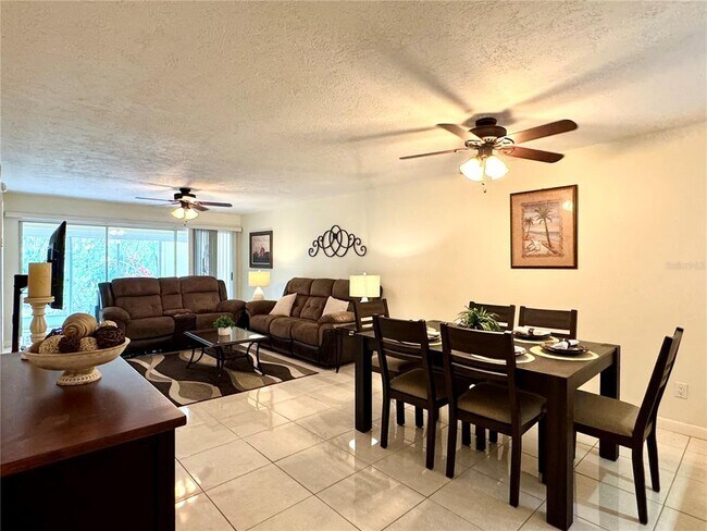 Building Photo - 4409 Longmeadow