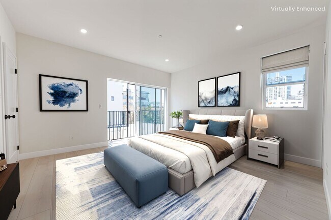 Building Photo - Luxury 3-Bed Townhome-Style Retreat in Hol...