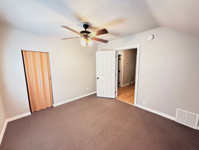 Building Photo - Spacious 5-Bedroom Home Near MSUM & Concordia – Perfect for Students or Large Households!