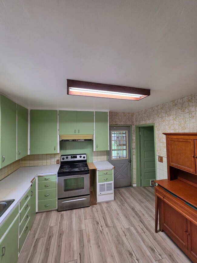Building Photo - 149 Willard St
