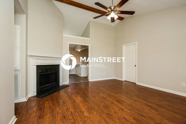 Building Photo - 3 Bedroom Pet-Friendly Home in La Vergne, TN with Main Street Renewal