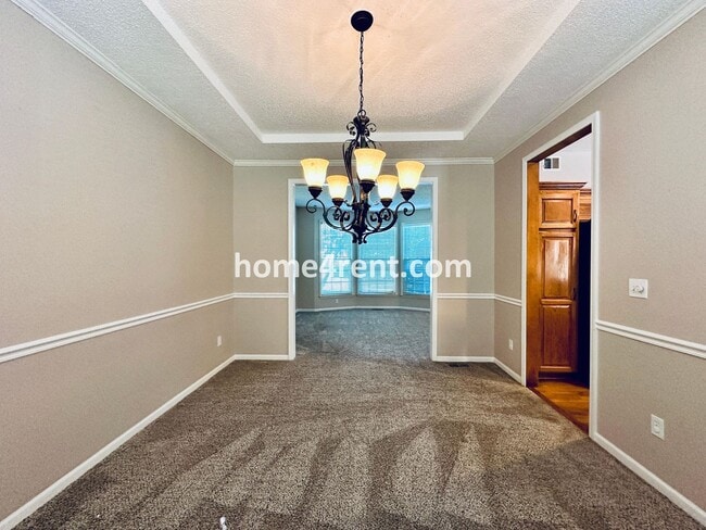 Building Photo - Beautiful, Spacious Home w/ Open Floor Pla...