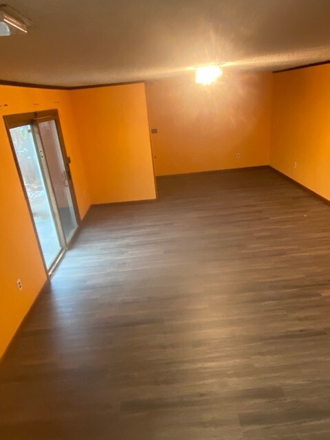 Building Photo - 10 Myron Ave