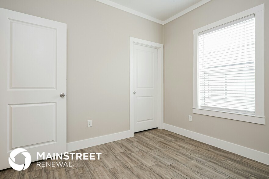 Building Photo - 2124 Belzise Terrace