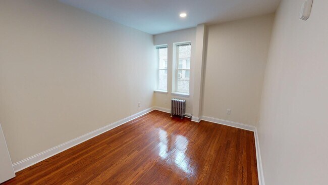Building Photo - 123 Sutherland Rd