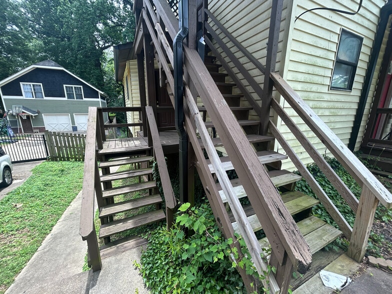 Building Photo - Room in Apartment on Heathcliff St