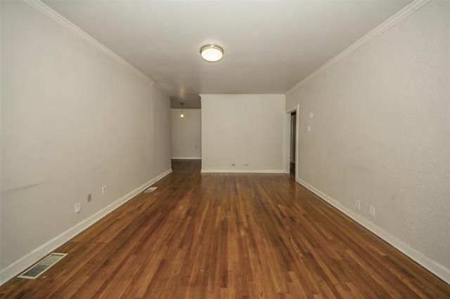 Building Photo - 902 S Oak Cliff Blvd