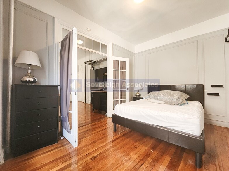 Building Photo - 45 Tiemann Pl