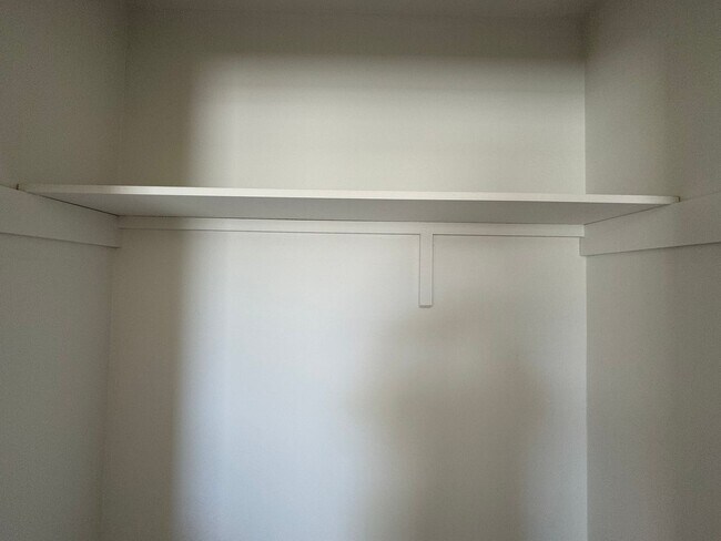 Building Photo - 2603 Oakfield Dr