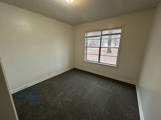 Building Photo - 1101 N Kings Hwy