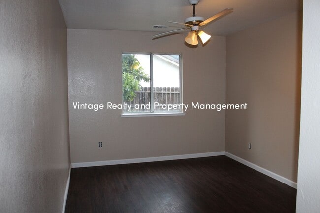 Building Photo - Back On The Rental Market Recently Updated...