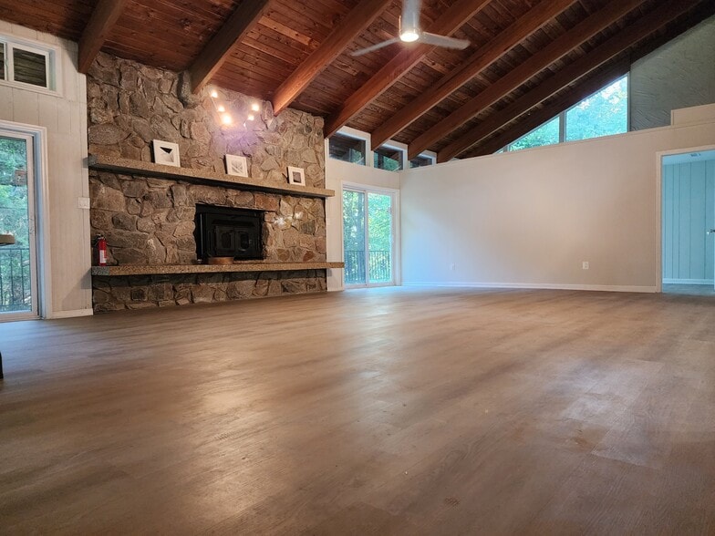 Building Photo - 17571 Graham St