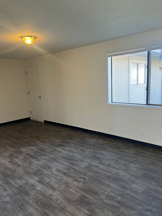 Building Photo - 511-513 Plum St