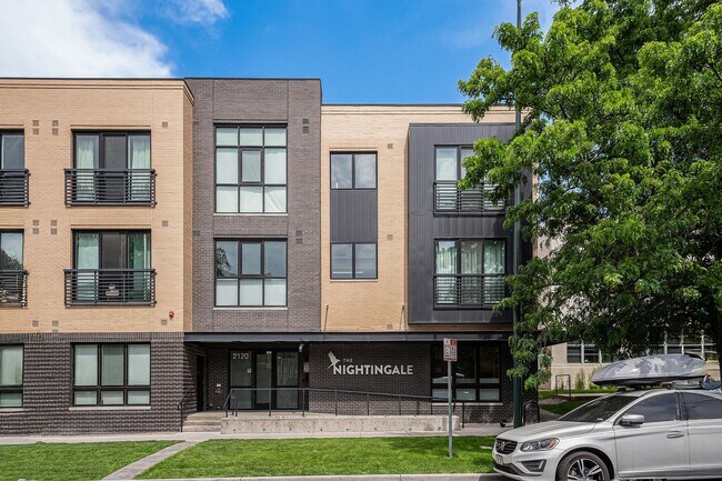 Primary Photo - Centrally located 1 bedroom in the heart o...