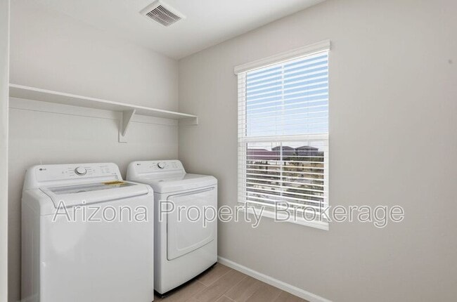 Building Photo - 17232 W Paraiso Ln