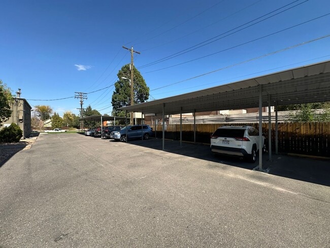 Building Photo - Charming Mayfair Townhome with Private Roof Top Deck- Move in Feb 1st- Flexible Lease Terms!