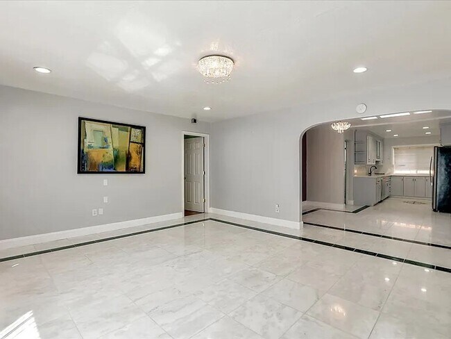 Building Photo - BEAUTIFUL HOME IN SANTA CLARA