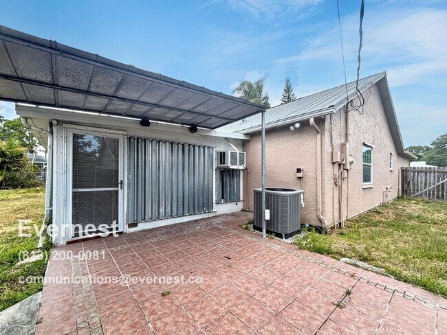 Building Photo - 1506 Heartwellville St NW