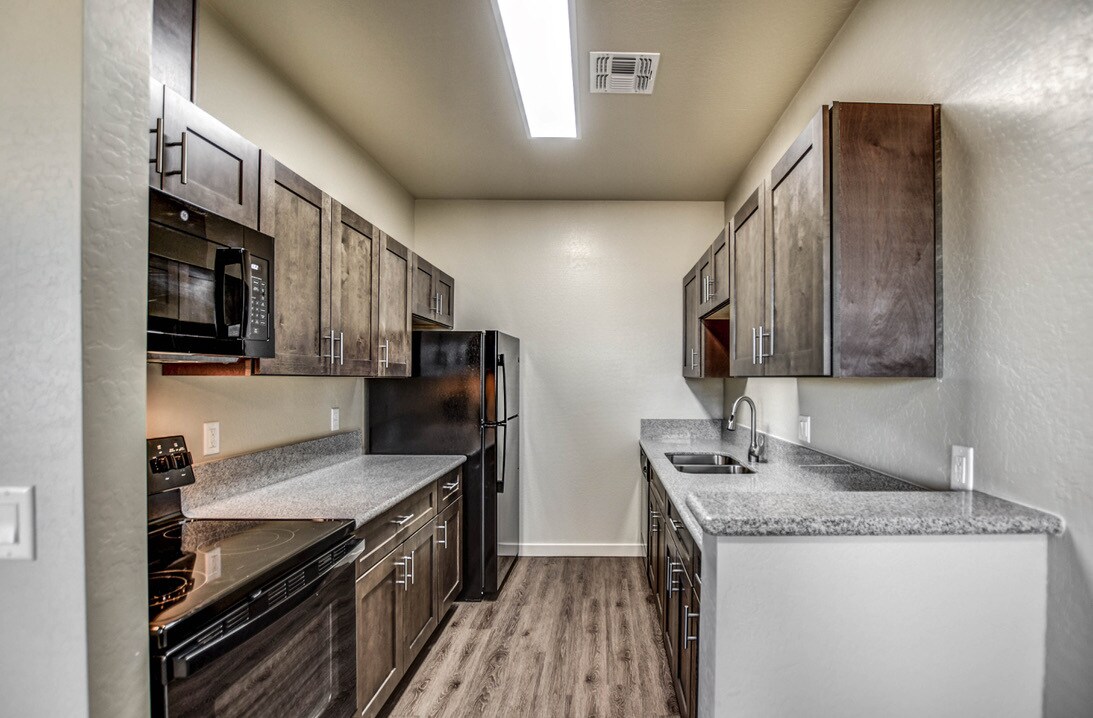Kitchen - 230 N Winchester Rd