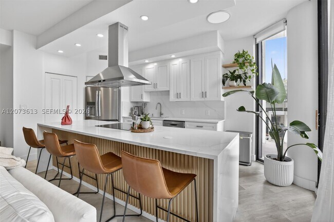 Building Photo - 20185 E Country Club Dr