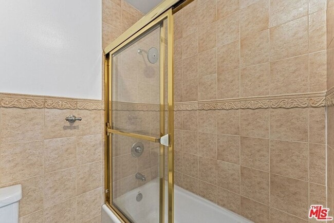 Building Photo - 15123 Greenleaf St