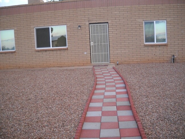 Building Photo - Great views on one acre.