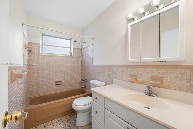 Building Photo - 8873 SW 25th St