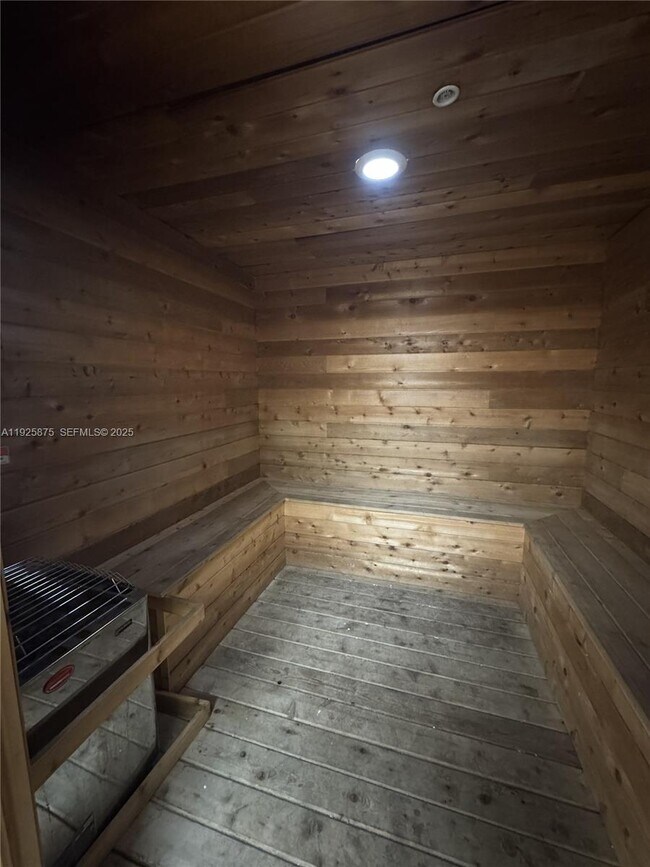 Building Photo - 170 SE 14th St