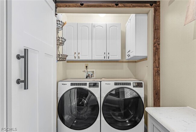 Building Photo - 985 Quail Run