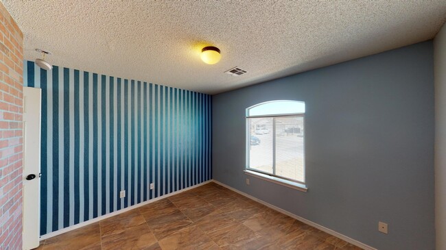 Building Photo - 14336 Desert Sage Dr