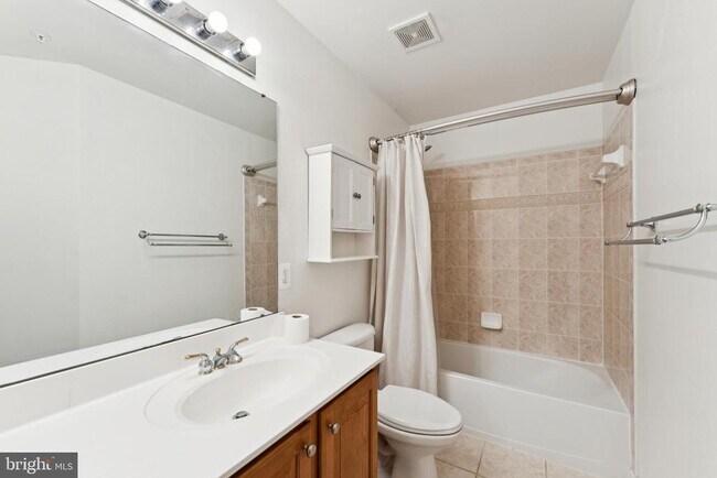 Building Photo - 12423 Falconbridge Dr