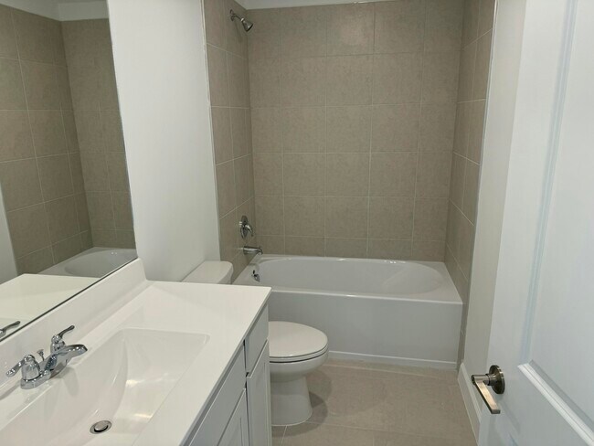 Building Photo - 10509 NW Suncrest Lp