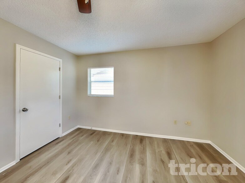 Building Photo - 6047 Calendar Ct E