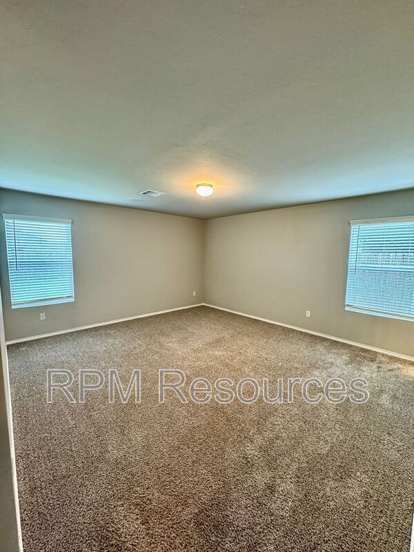 Building Photo - 1820 Hayes Ln