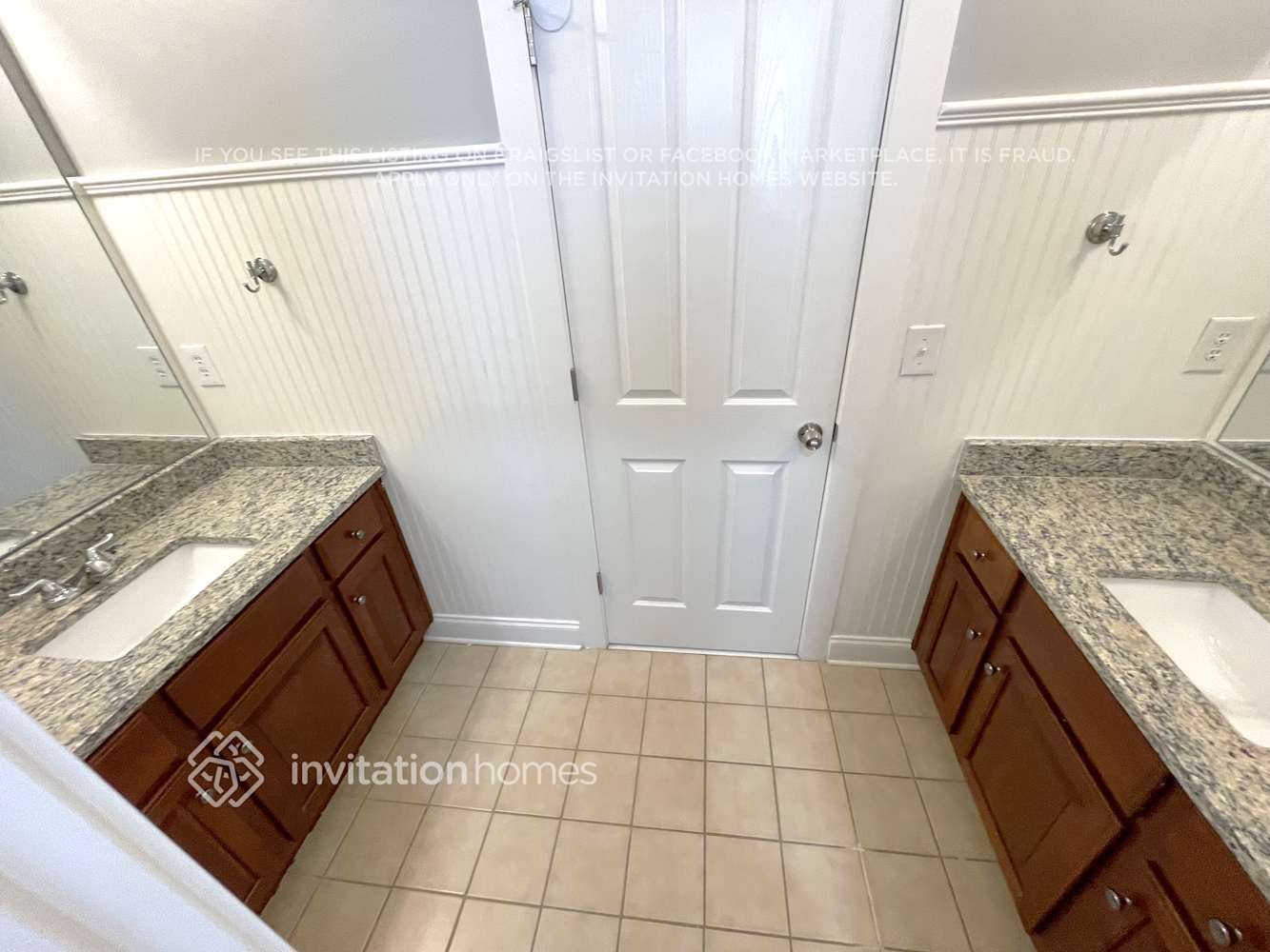 Building Photo - 15527 Barnsbury Dr